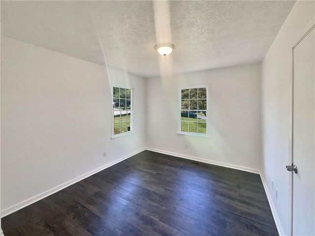 294 Farm Ridge NE Drive, Woodstock, GA 30188