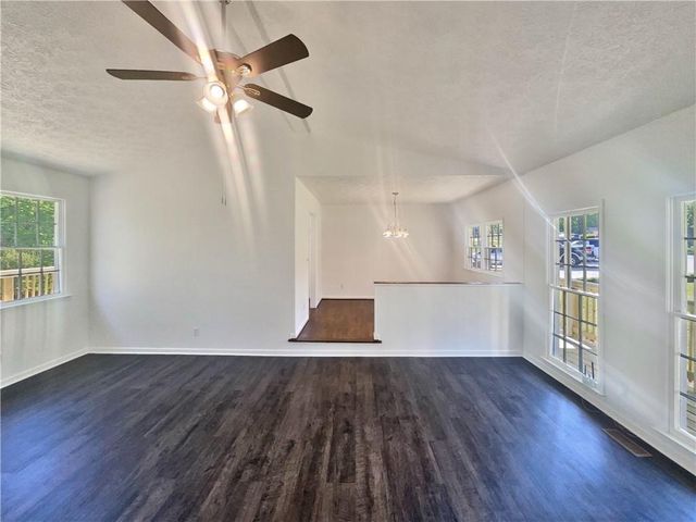 294 Farm Ridge NE Drive, Woodstock, GA 30188