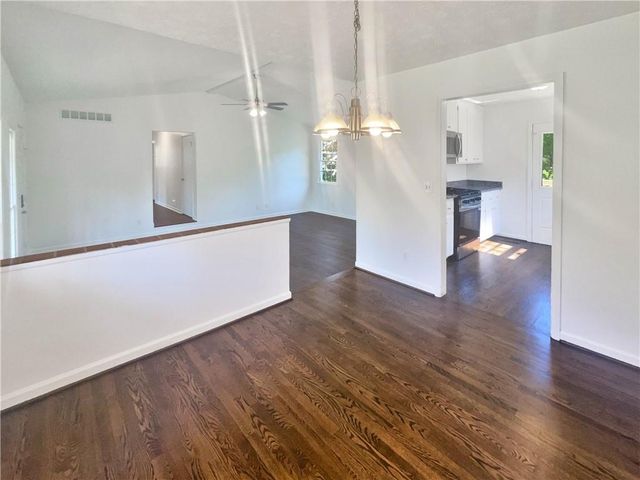 294 Farm Ridge NE Drive, Woodstock, GA 30188