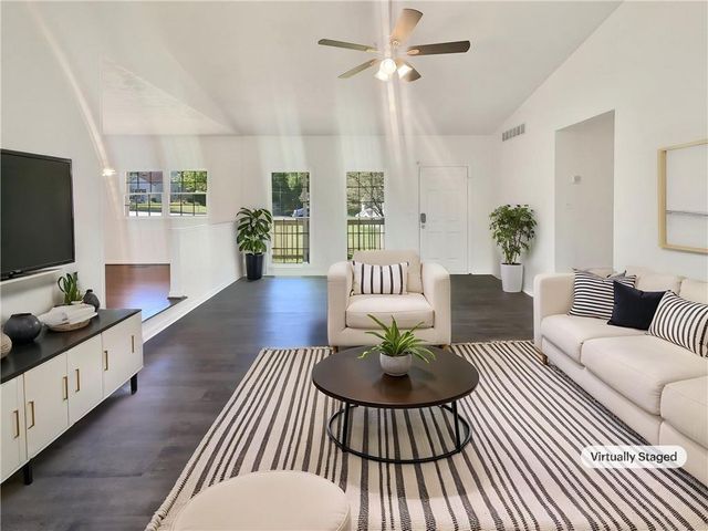 294 Farm Ridge NE Drive, Woodstock, GA 30188