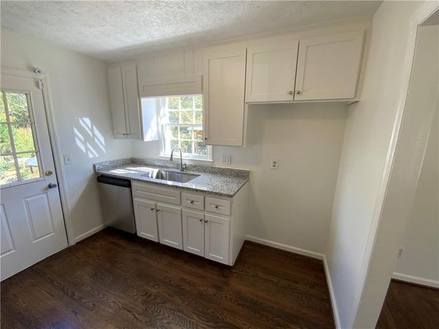 294 Farm Ridge NE Drive, Woodstock, GA 30188