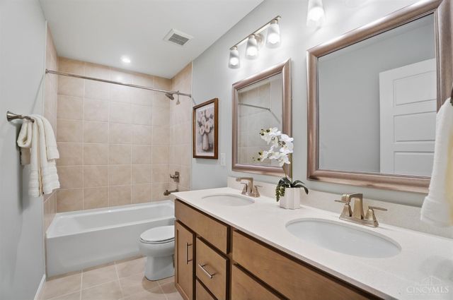 8050 Duke Boulevard, Deerfield Twp., OH 45040