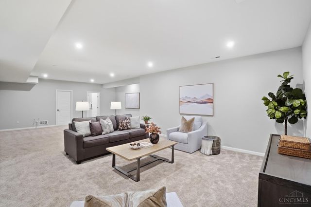 8050 Duke Boulevard, Deerfield Twp., OH 45040