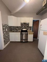 302 Princeton Avenue 3, Jersey City, NJ 07305