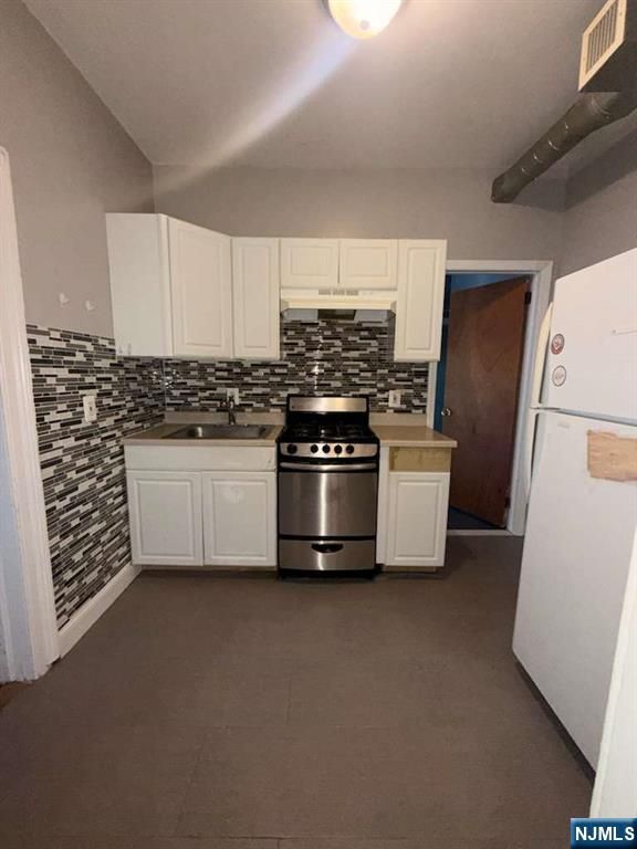 302 Princeton Avenue 3, Jersey City, NJ 07305