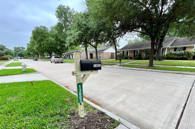 13603 Woodchester Drive, Sugar Land, TX 77498