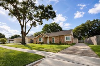 13603 Woodchester Drive, Sugar Land, TX 77498