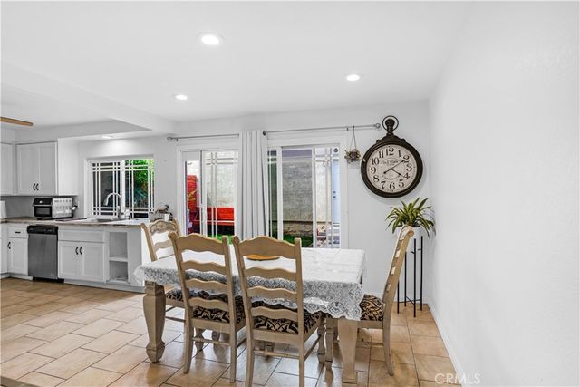 1312 Camelot, Corona, CA 92882
