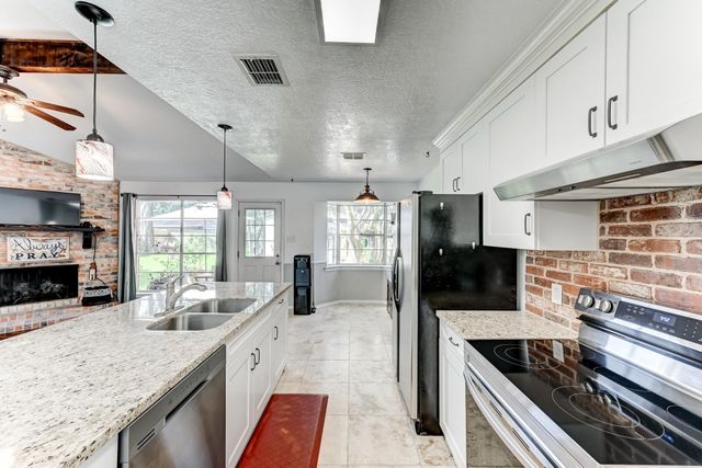 12211 Plumpoint Drive, Houston, TX 77099