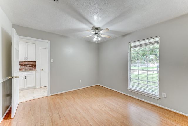 12211 Plumpoint Drive, Houston, TX 77099