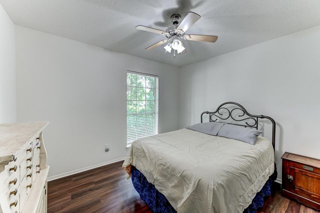 12211 Plumpoint Drive, Houston, TX 77099