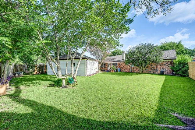 12211 Plumpoint Drive, Houston, TX 77099