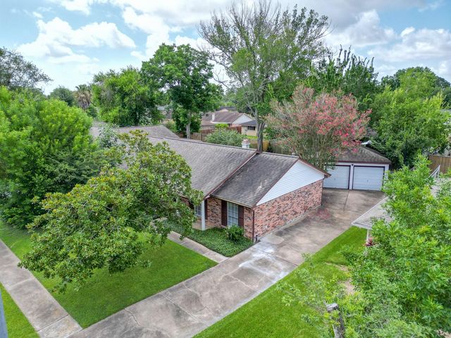 12211 Plumpoint Drive, Houston, TX 77099