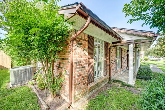 12211 Plumpoint Drive, Houston, TX 77099