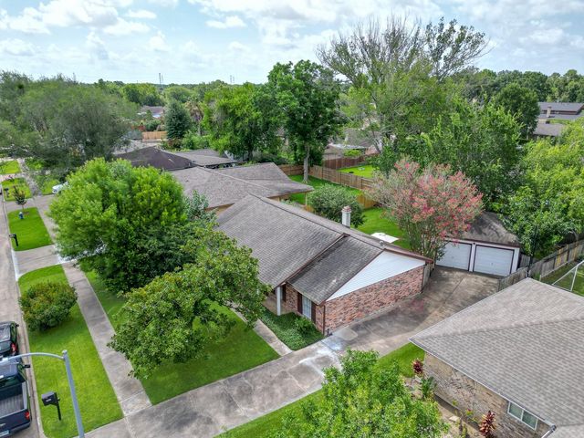 12211 Plumpoint Drive, Houston, TX 77099
