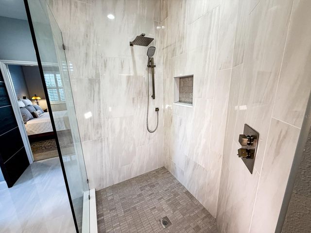 1881 RIVEREDGE DRIVE, Tarpon Springs, FL 34689