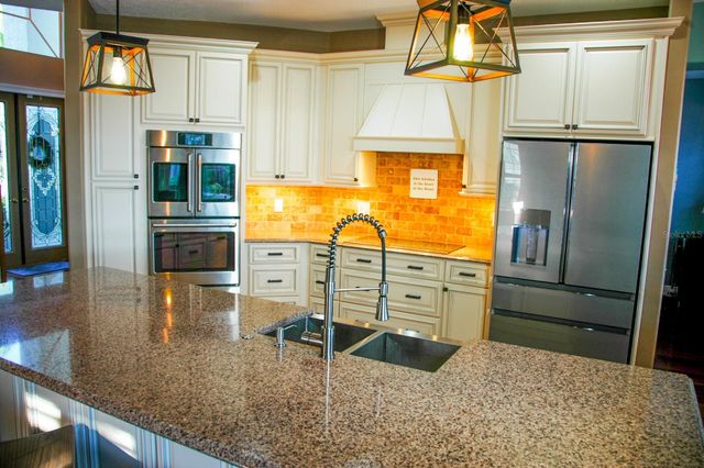 1881 RIVEREDGE DRIVE, Tarpon Springs, FL 34689