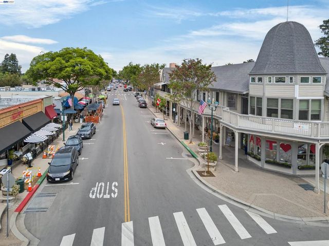 74 PETERS AVE, Pleasanton, CA 94566