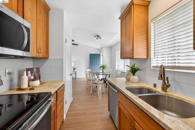 74 PETERS AVE, Pleasanton, CA 94566