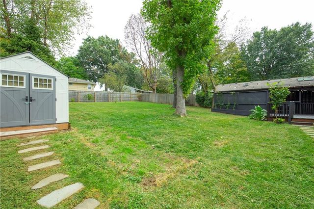 7809 Fontana Street, Prairie Village, KS 66208