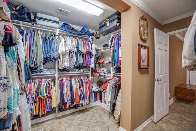 361 Le Village Dr, Larose, LA 70373