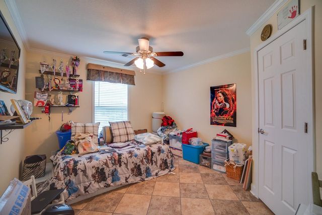 361 Le Village Dr, Larose, LA 70373