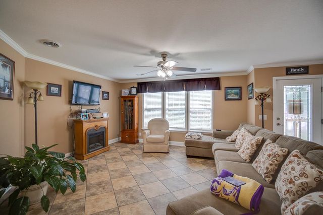 361 Le Village Dr, Larose, LA 70373