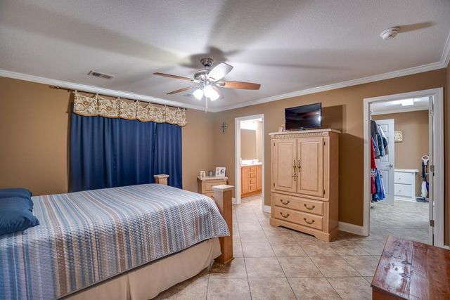 361 Le Village Dr, Larose, LA 70373