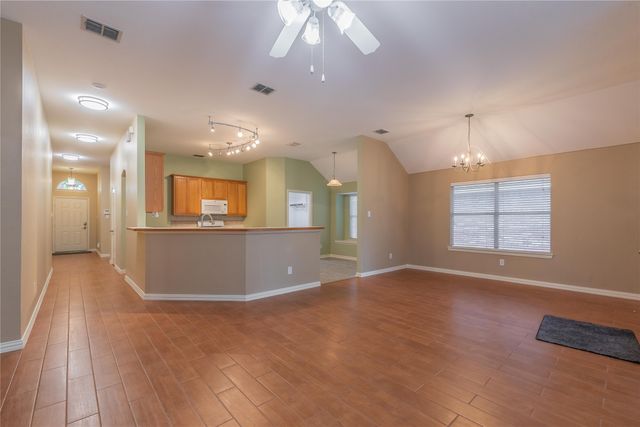 7801 Quiet Waters Drive, Arlington, TX 76016