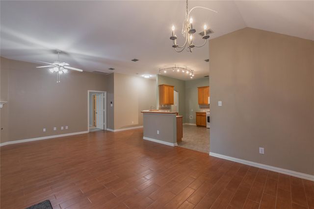 7801 Quiet Waters Drive, Arlington, TX 76016