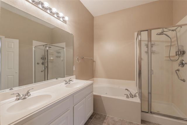 7801 Quiet Waters Drive, Arlington, TX 76016