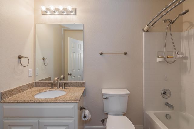 7801 Quiet Waters Drive, Arlington, TX 76016
