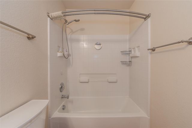 7801 Quiet Waters Drive, Arlington, TX 76016