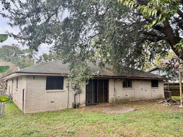 4906 Hollybrook Lane, Houston, TX 77039