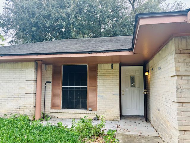 4906 Hollybrook Lane, Houston, TX 77039