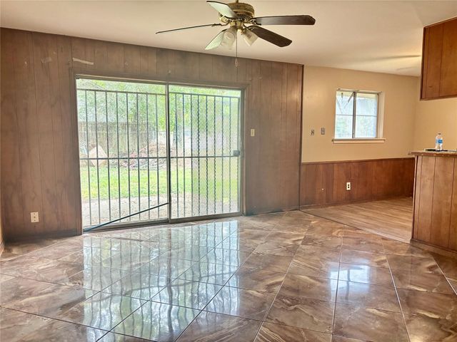 4906 Hollybrook Lane, Houston, TX 77039