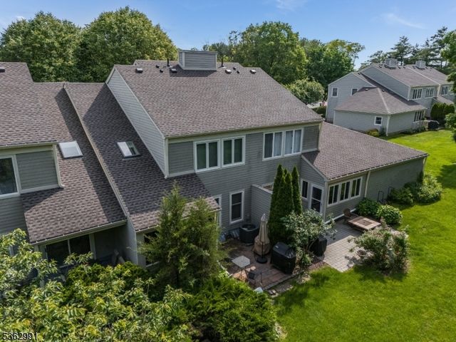 303 Knoll Way, Rocky Hill Boro, NJ 08553