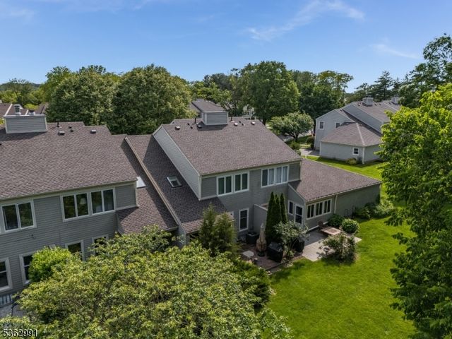 303 Knoll Way, Rocky Hill Boro, NJ 08553