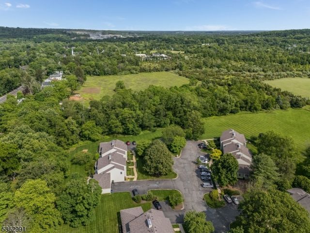 303 Knoll Way, Rocky Hill Boro, NJ 08553