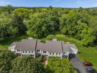 303 Knoll Way, Rocky Hill Boro, NJ 08553