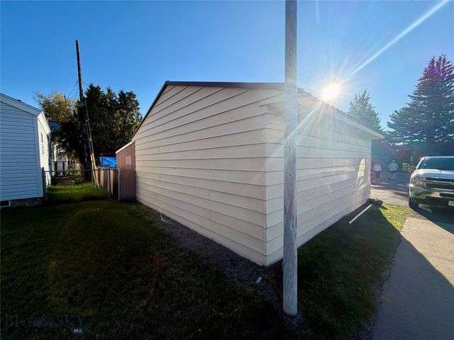 2100 East Drive, Butte, MT 59701