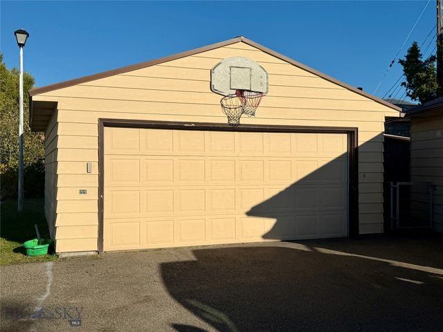 2100 East Drive, Butte, MT 59701