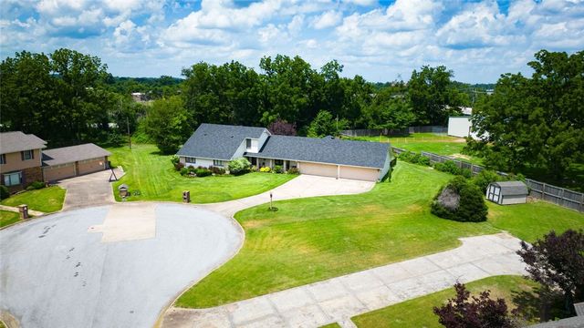4606 W Centre Court, Rogers, AR 72758