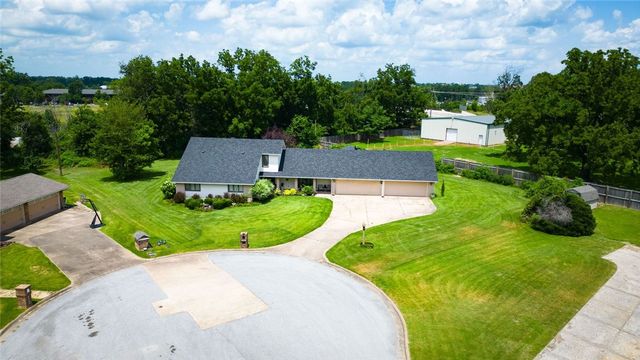 4606 W Centre Court, Rogers, AR 72758