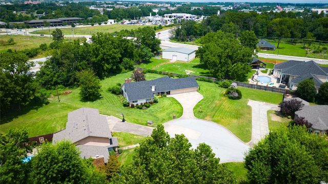 4606 W Centre Court, Rogers, AR 72758