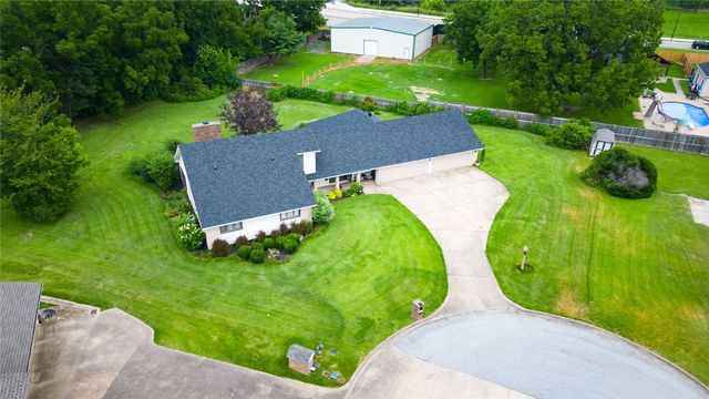 4606 W Centre Court, Rogers, AR 72758