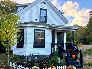 37 Hunt St, Brockton, MA 02302