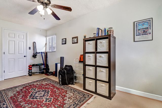 209 Hazeldine Avenue SW, Albuquerque, NM 87102