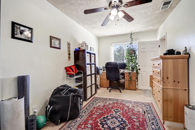 209 Hazeldine Avenue SW, Albuquerque, NM 87102