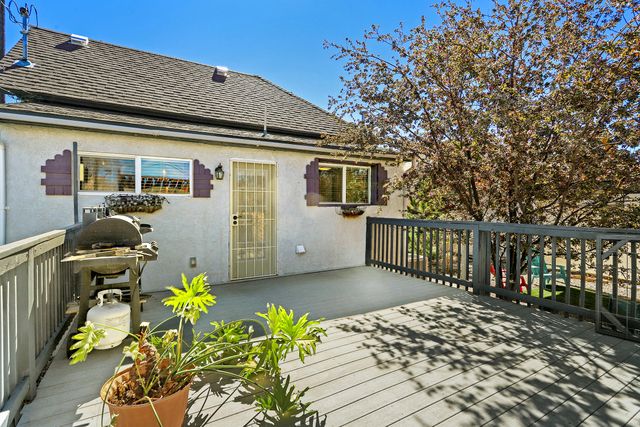 209 Hazeldine Avenue SW, Albuquerque, NM 87102